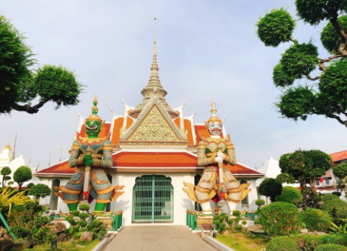ワットアルン（暁の寺院)